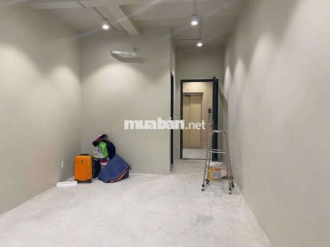 Chính chủ Cho thuê nguyên quận 1 đường Lý Tự Trọng gần chợ Bến Thành