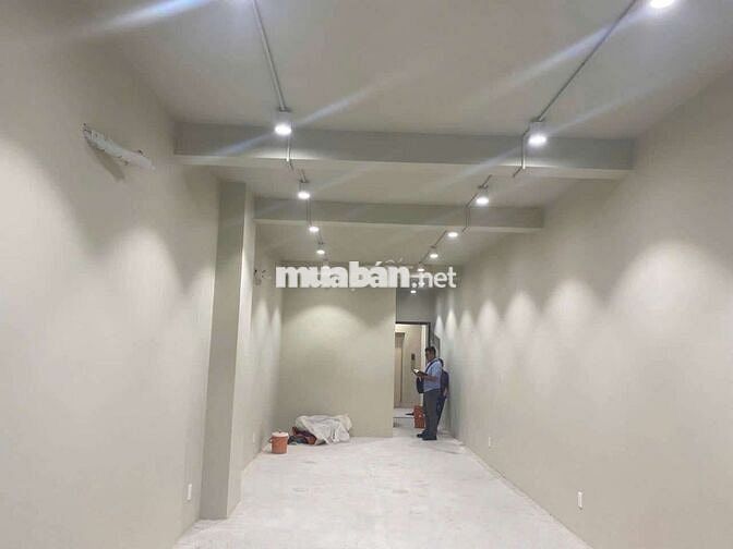 Chính chủ Cho thuê nguyên quận 1 đường Lý Tự Trọng gần chợ Bến Thành