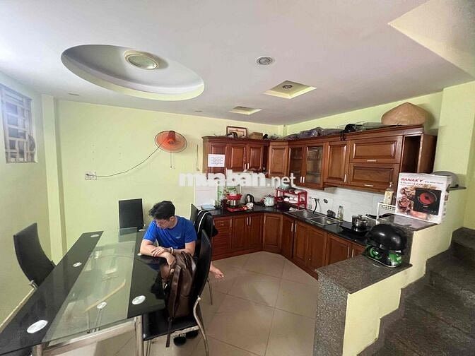 Chính chủ cho thuê phòng cửa sổ lớn và ban công giá 3,8tr và 5tr