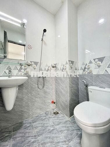 CĂN HỘ MINI CỬA SỔ THOÁNG NGAY CHỢ HOÀNG HOA THÁM - NGUYỄN THÁI BÌNH