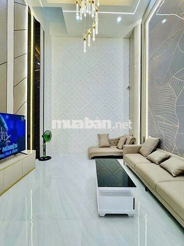 NHÀ 5 LẦU KẾ ĐẠI HỌC HUFLIT SƯ VẠN HẠNH, QUẬN 10