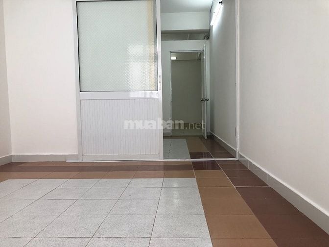 "Chung cư Nguyễn Kim quận 10 lô R lầu 2 thang bộ 50m 2 phòng ngủ".