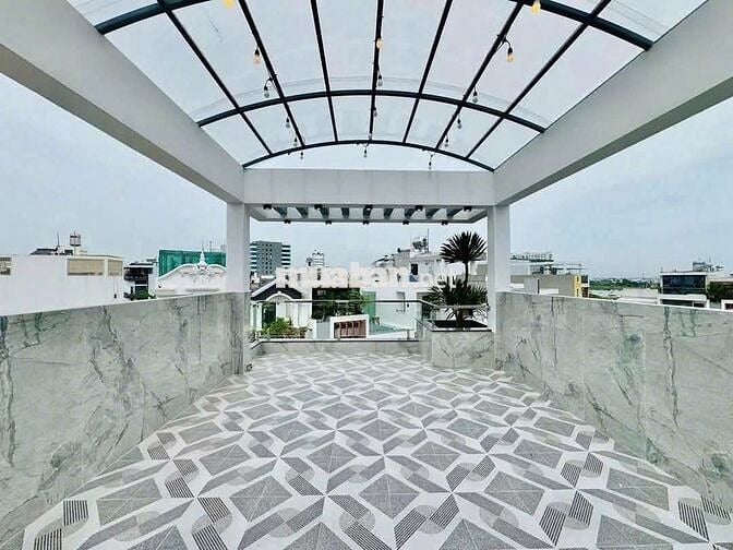 NHÀ 5 LẦU KẾ ĐẠI HỌC HUFLIT SƯ VẠN HẠNH, QUẬN 10