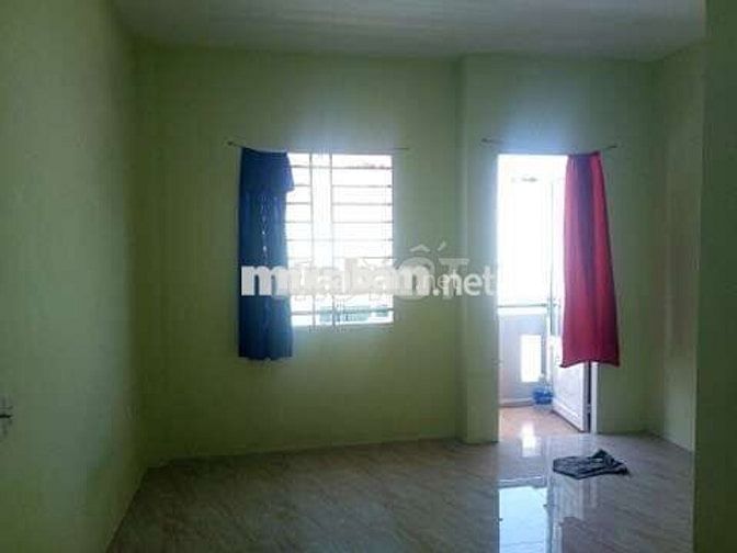 PHÒNG TRỌ CÓ BAN CÔNG RỘNG THOÁNG TOILET RIÊNG.