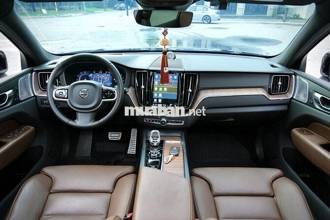 Volvo XC60 2022 B6 AWD - 70 nghìn km Đen Ánh Kim