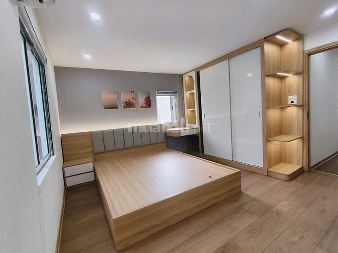 Nhà Đẹp Ở Luôn Phố Quỳnh Mai, Hai Bà Trưng 85m, tầng 3, giá 4.8 tỷ.