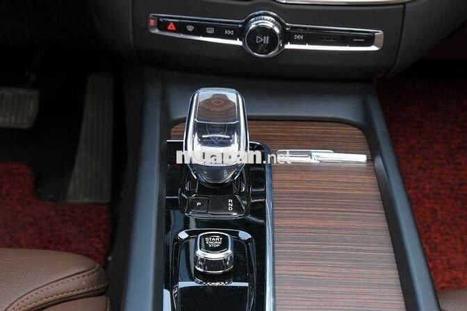 Volvo XC60 2022 Hybrid - 40 nghìn km Trắng Ngọc