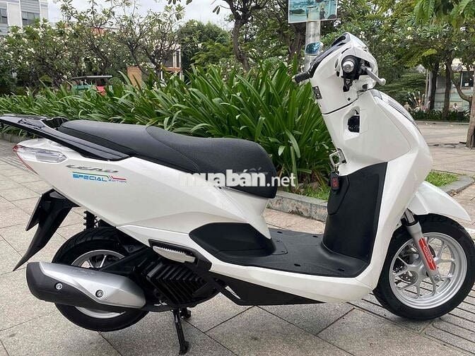 Bán Lead  2023 4val Một Đời chủ : xe Nguyên zin :