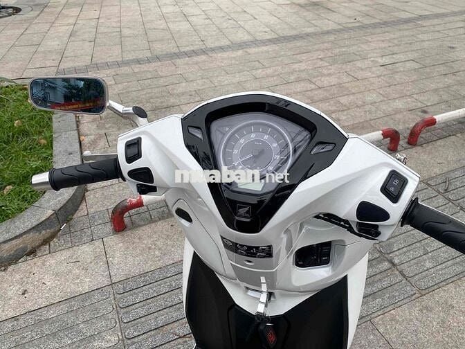 Bán Lead  2023 4val Một Đời chủ : xe Nguyên zin :