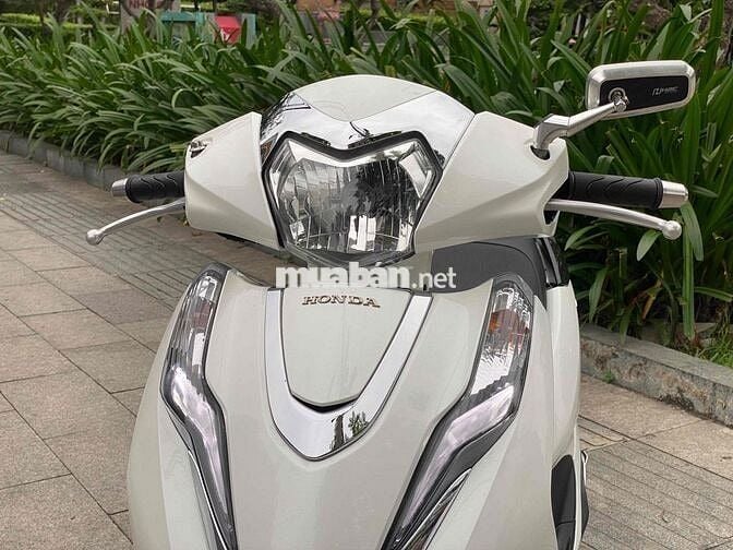 Bán Lead  2023 4val Một Đời chủ : xe Nguyên zin :