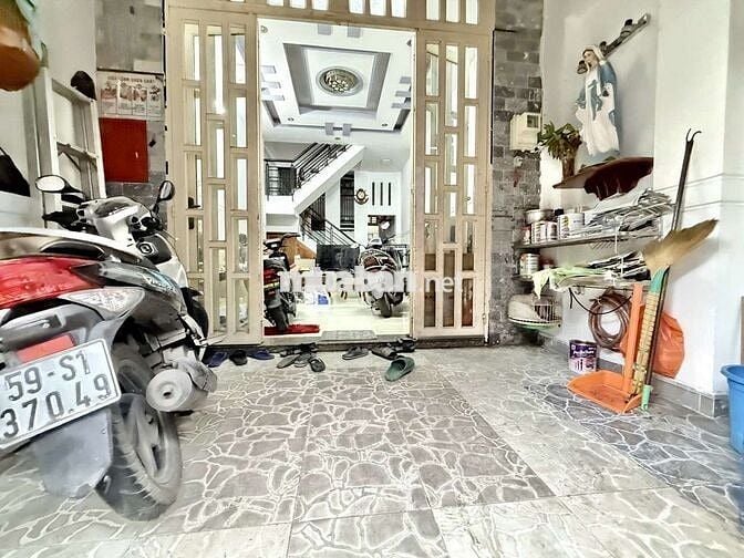 BÁN GẤP NHÀ NGUYỄN VĂN QUÁ - GẦN CHỢ CẦU- QUA Gò VẤP 2P