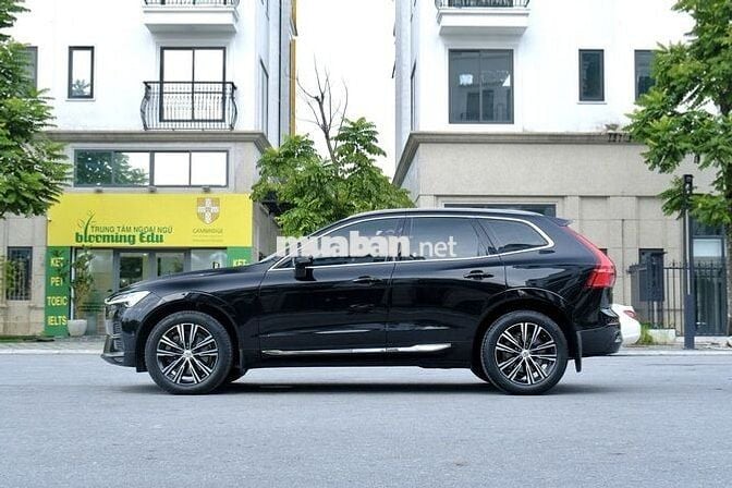 Volvo XC60 2022 B6 AWD - 70 nghìn km Đen Ánh Kim