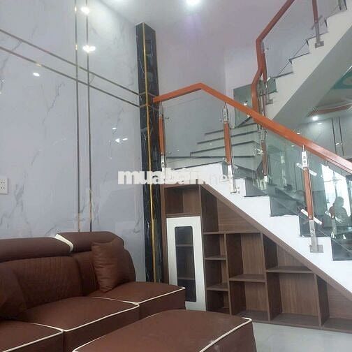 NHÀ MỚI ĐÚC 1 LẦU ĐƯỜNG XE HƠI4X34 ĐƯỜNG 833B. XÃ PHƯỚC VÂN. CẦN ĐƯỚC.