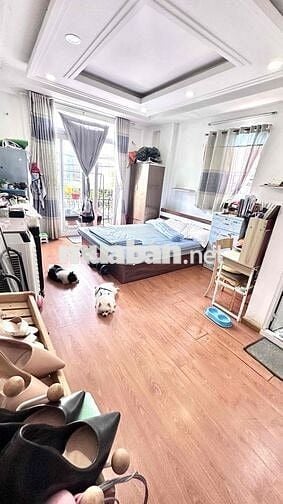 Chính chủ cho thuê phòng cực đẹp, rộng có ban công, giờ tự do