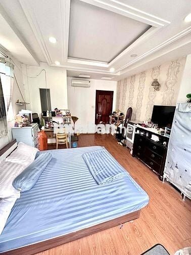 Chính chủ cho thuê phòng cực đẹp, rộng có ban công, giờ tự do