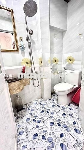 Chính chủ cho thuê phòng cực đẹp, rộng có ban công, giờ tự do