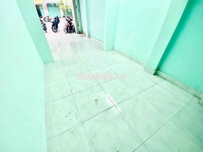 mặt bằng đường 2 chiều gần ngã ba