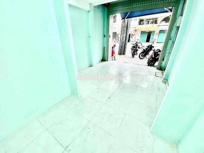 mặt bằng đường 2 chiều gần ngã ba