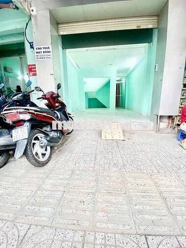 mặt bằng đường 2 chiều gần ngã ba