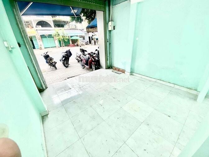 mặt bằng đường 2 chiều gần ngã ba