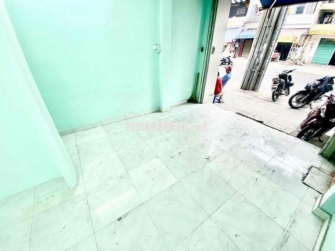 mặt bằng đường 2 chiều gần ngã ba