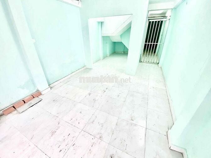 mặt bằng đường 2 chiều gần ngã ba