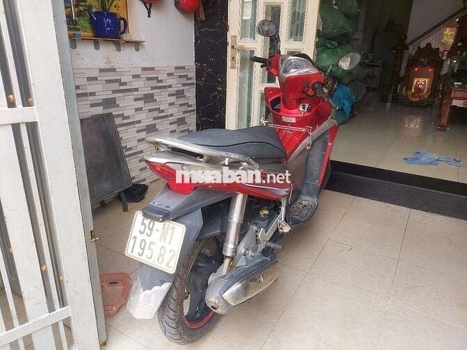 càn bán xe Honda Air Blade 2011 màu Đỏ bạc