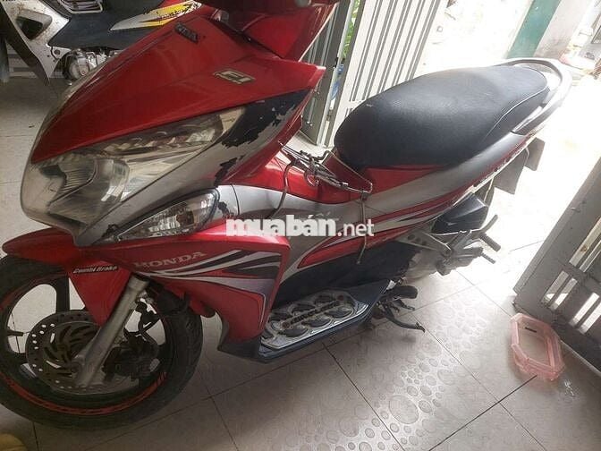 càn bán xe Honda Air Blade 2011 màu Đỏ bạc