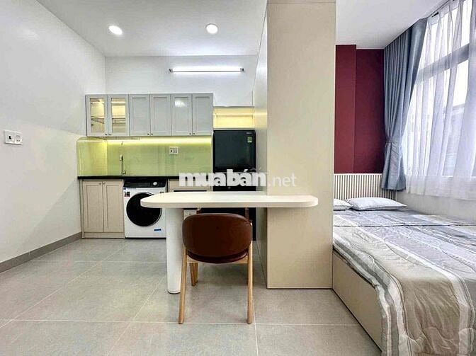 Thuê ngay Căn Hộ Bình Thạnh cửa sổ, giặt riêng gần Hàng Xanh giáp Q1