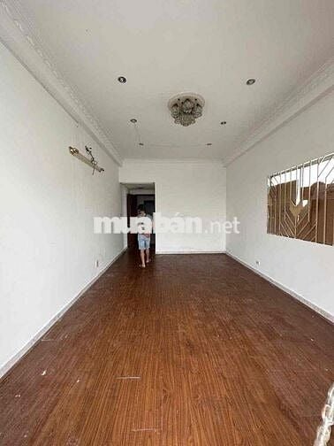 nhà 4 x23- gồm 09Phòng lớn 5wc làm Căn hộ  và KTX