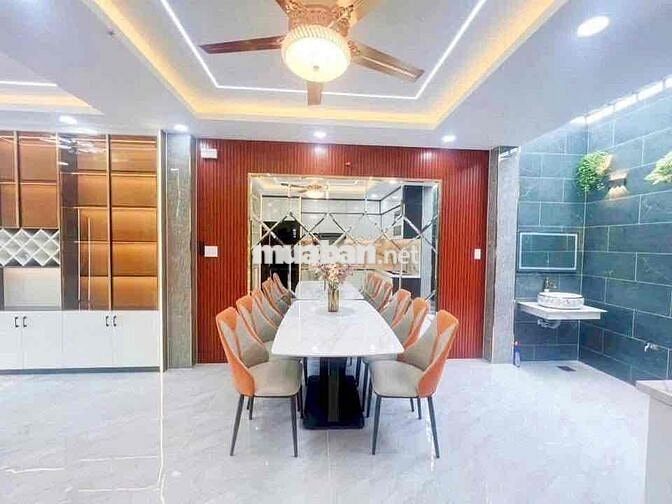 Cho Thuê Nhà Mới Xây DT 220m2 1Trệt 1Lửng 3Lầu 5Pn 6Wc Hẻm 12m Đổ Ôtô