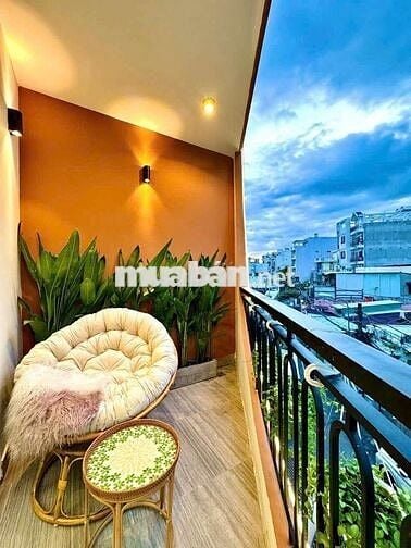 GẤP Nhà sát Phạm Văn Đồng 2 Xe hơi tránh 4 x 15 - 5 tầng