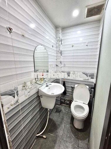 1 GÁC + 1 PHÒNG NGỦ RIÊNG, NHÀ TRỆT,  2 MÁY LẠNH, TẠ QUANG BỬU Q8