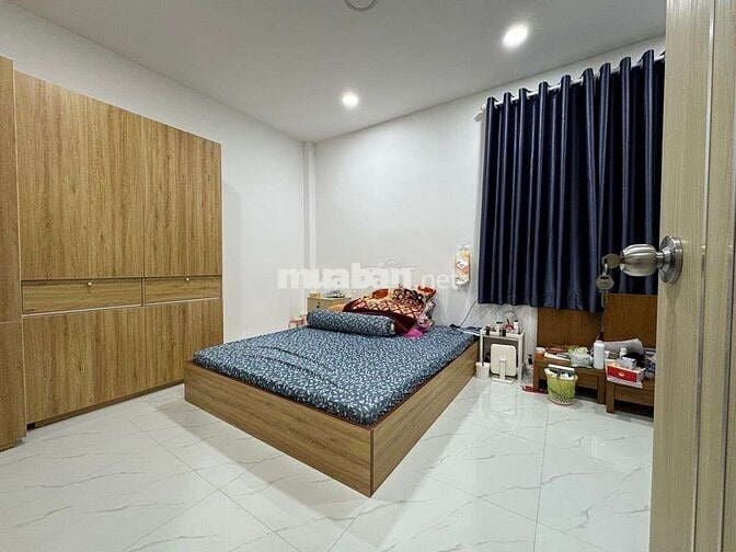 Giáp Sân Bay, CV Gia Định, 3 Tầng 3 PN