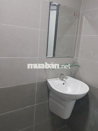 Phòng mới xây Cách bến xe Quận 8 chỉ 500m, gần siêu thị Co-op, Winm