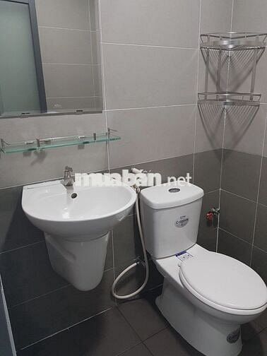 Phòng mới xây Cách bến xe Quận 8 chỉ 500m, gần siêu thị Co-op, Winm