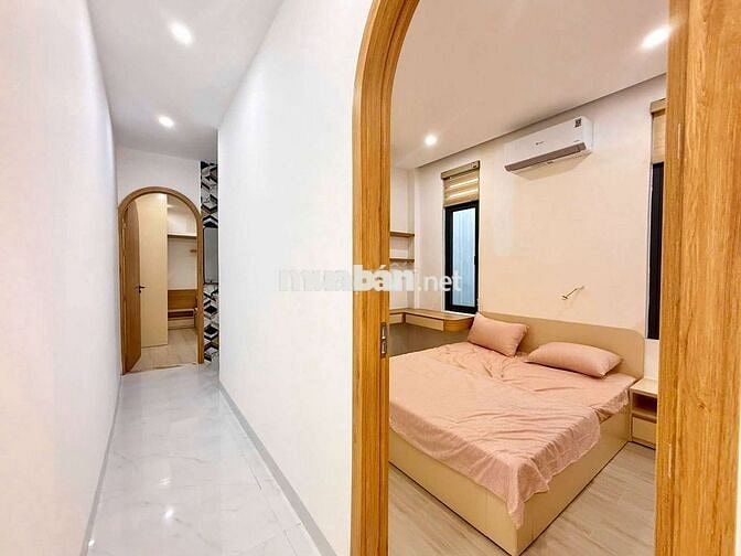 Siêu phẩm kiệt oto Tôn Đản, 100m2 kẹp kiệt thoáng. 3 pn, giá 4ty650