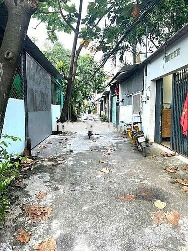Nhà cấp 4 hẻm xe hơi, 74m2, 2 phòng ngủ, Thạnh Lộc 29