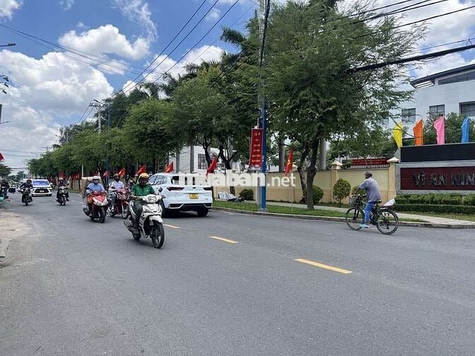 NHÀ VỊ TRÍ ĐẸP- TRƯƠNG THỊ HOA 80M² SHR- 2TẦNG, HẺM XE HƠI .GIÁ 5,6 TỶ