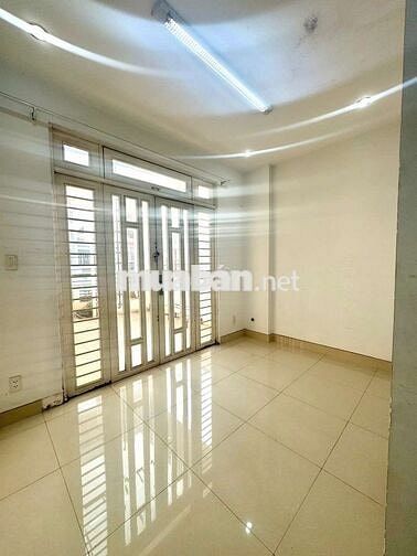 Nhà đường Mã Lò [4x20, 2 lầu, 3pn, 3toilet] 12tr/tháng