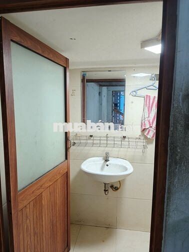 Cho thuê nhà riêng tại Xóm Chiếu, 8 triệu, 40 m2