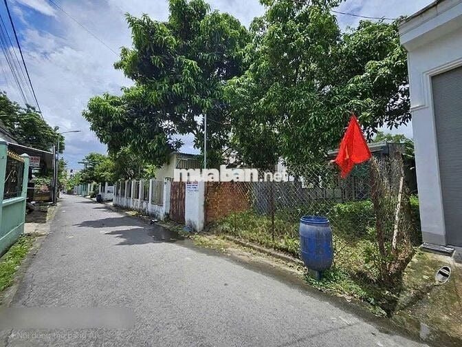 BÁN GẤP ĐẤT LÁI THIÊU 50 SÁTLOTTEMART 113m2 2ty3xx có tl nhiềuThuận An