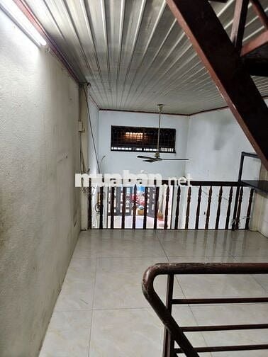 Cho thuê nhà riêng tại Xóm Chiếu, 8 triệu, 40 m2