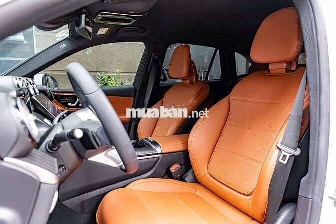 E cần bán Mercedes GLC200 4Matic sx 2023