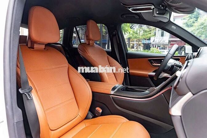 E cần bán Mercedes GLC200 4Matic sx 2023