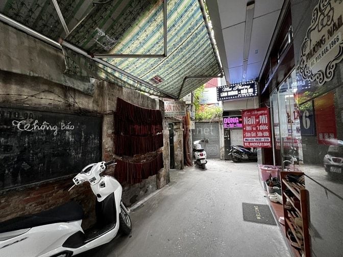 Đường Láng – Đống Đa – Ô TÔ – 84 M2 – C4 – MT 6 M – Giá 16.5 Tỷ. 