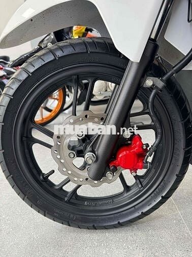 Click 150 date 2022 Trắng đỏ rin chuẩn cực đep