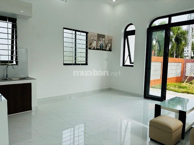 Nhà cấp 4 đẹp, giá ngộp hiếm có căn thứ 2!