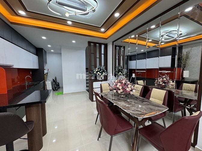 3 lầu,full nội thất cao cấp,xe tải đổ cách nhà 20m khu VIP Quang Trung