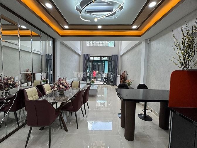 3 lầu,full nội thất cao cấp,xe tải đổ cách nhà 20m khu VIP Quang Trung